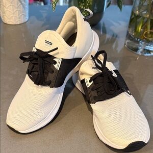 New Balance Black and White Women's Sneakers